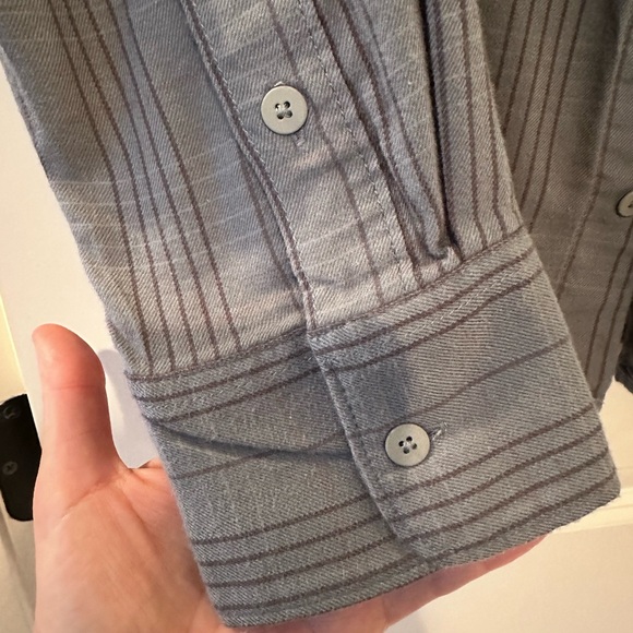 Shirt - Picture 3 of 4